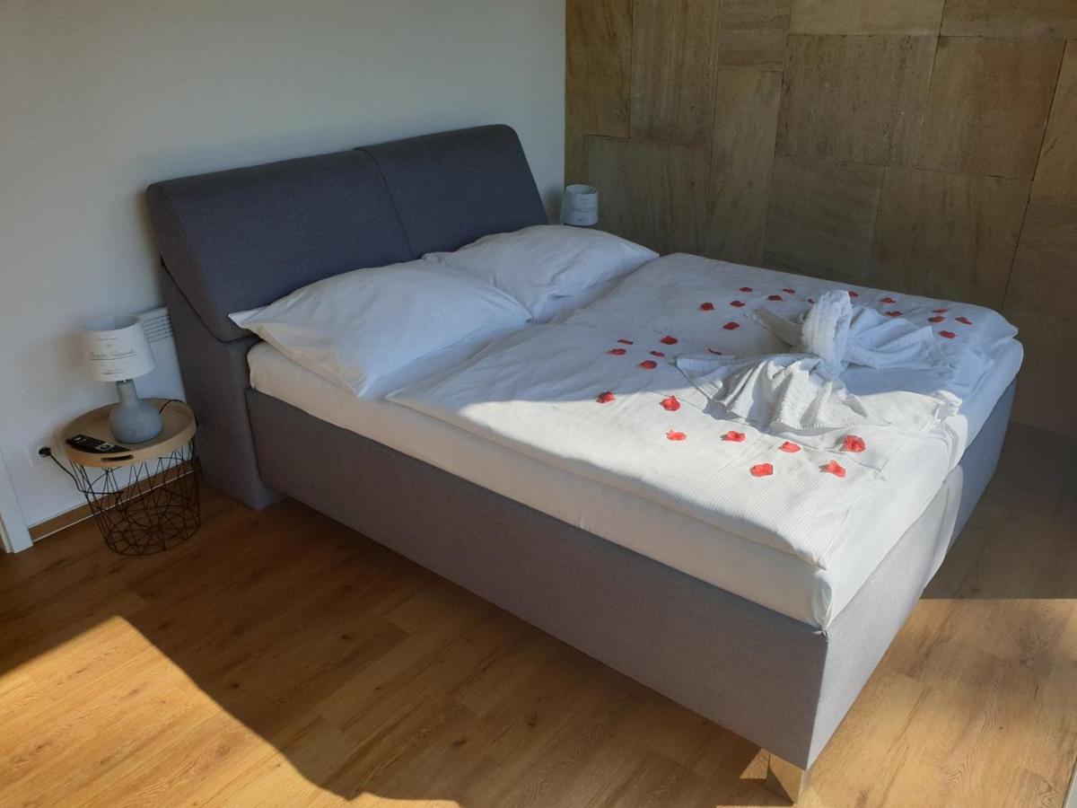 Ea Hotel Kraskov Starý Dvŭr エクステリア 写真