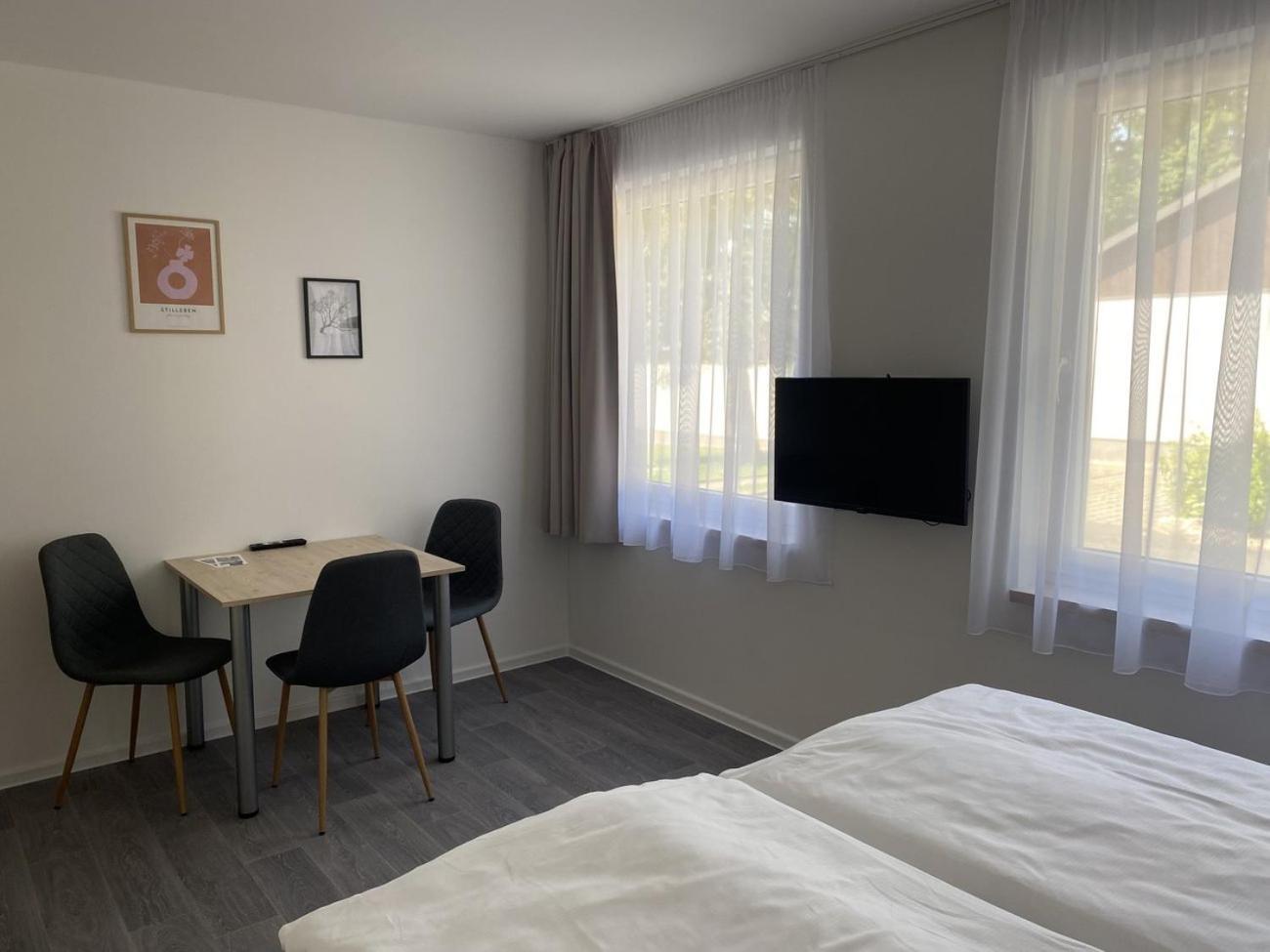 Ea Hotel Kraskov Starý Dvŭr エクステリア 写真