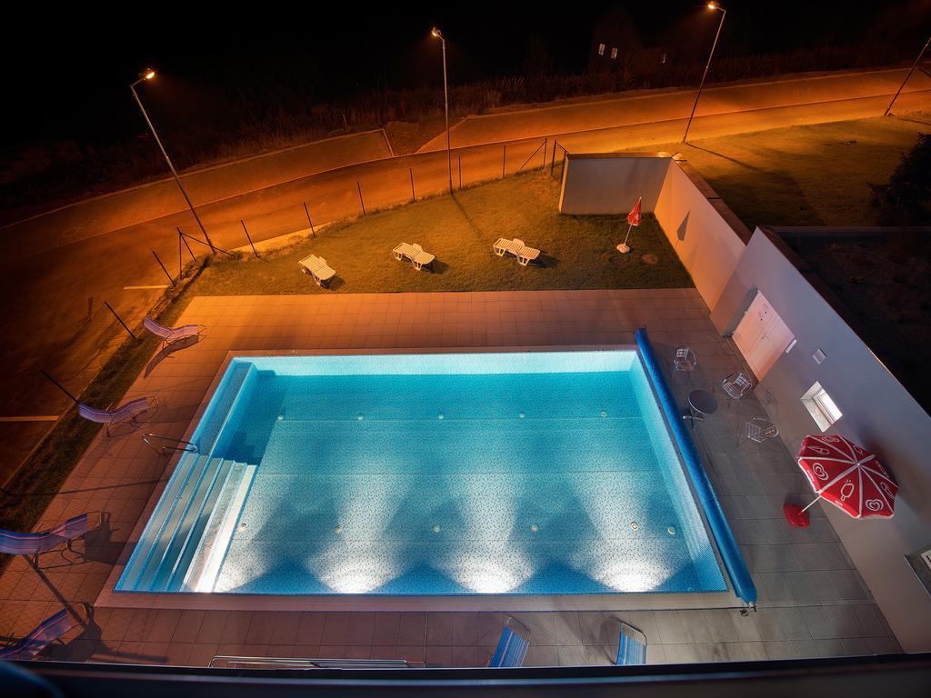 Ea Hotel Kraskov Starý Dvŭr エクステリア 写真