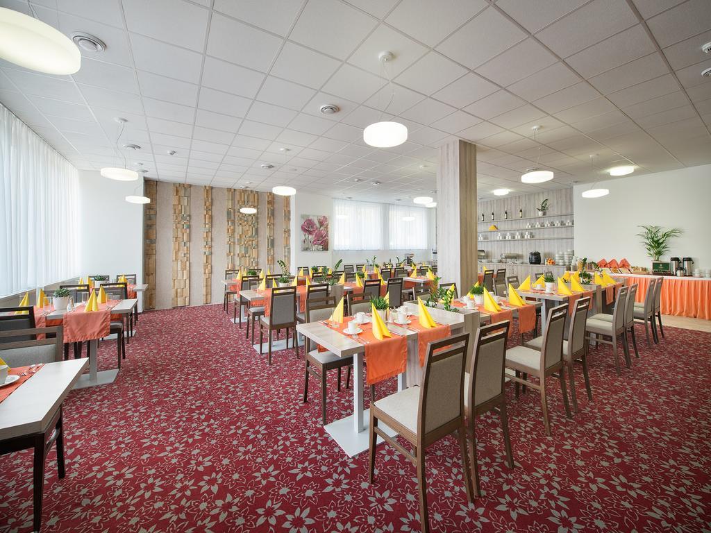 Ea Hotel Kraskov Starý Dvŭr エクステリア 写真